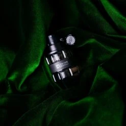 Viktor & Rolf Spicebomb 50 Ml - Eau De Toilette - Herenparfum 16 Viktor & Rolf Spicebomb 50 Ml - Eau De Toilette - Herenparfum -Parfumwinkel 1200x1200 253