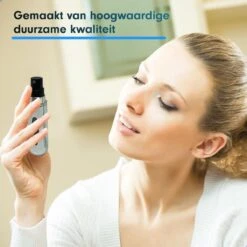 MaxedMore Navulbare Parfumverstuiver 5ml Zilver - 65 Keer Spraybare Parfum Verstuiver - Hervulbaar Tasverstuiver Voor Parfum - Meeneem Mini Geur Flesje Voor Op Reis - Lipstick Formaat Navulbaar Parfumflesje -Parfumwinkel 1200x1200 503