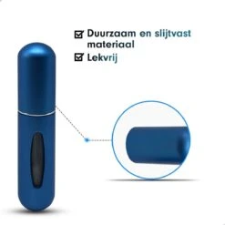 MaxedMore Navulbare Parfumverstuiver 5ml Blauw - 65 Keer Spraybare Parfum Verstuiver - Hervulbaar Tasverstuiver Voor Parfum - Meeneem Mini Geur Flesje Voor Op Reis - Lipstick Formaat Navulbaar Parfumflesje -Parfumwinkel 1200x1200 569