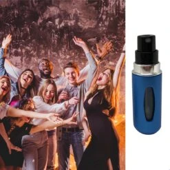 MaxedMore Navulbare Parfumverstuiver 5ml Blauw - 65 Keer Spraybare Parfum Verstuiver - Hervulbaar Tasverstuiver Voor Parfum - Meeneem Mini Geur Flesje Voor Op Reis - Lipstick Formaat Navulbaar Parfumflesje -Parfumwinkel 1200x1200 571